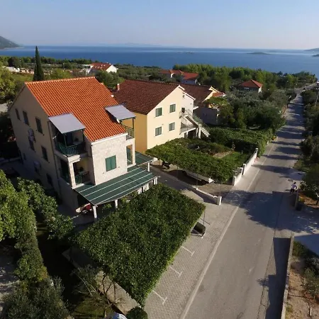 Apartment Maestral