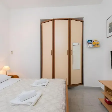 Apartment Maestral *