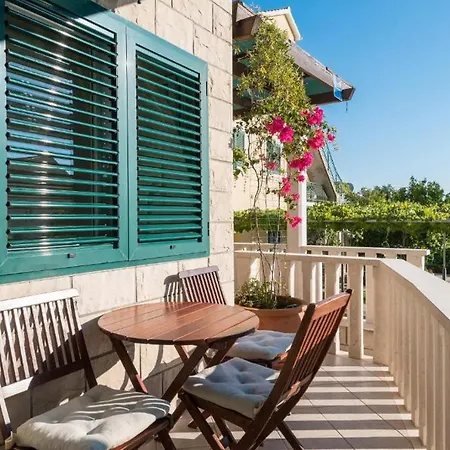 Maestral Apartment *