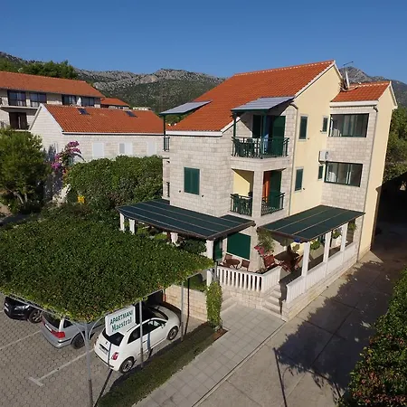 Apartment Maestral